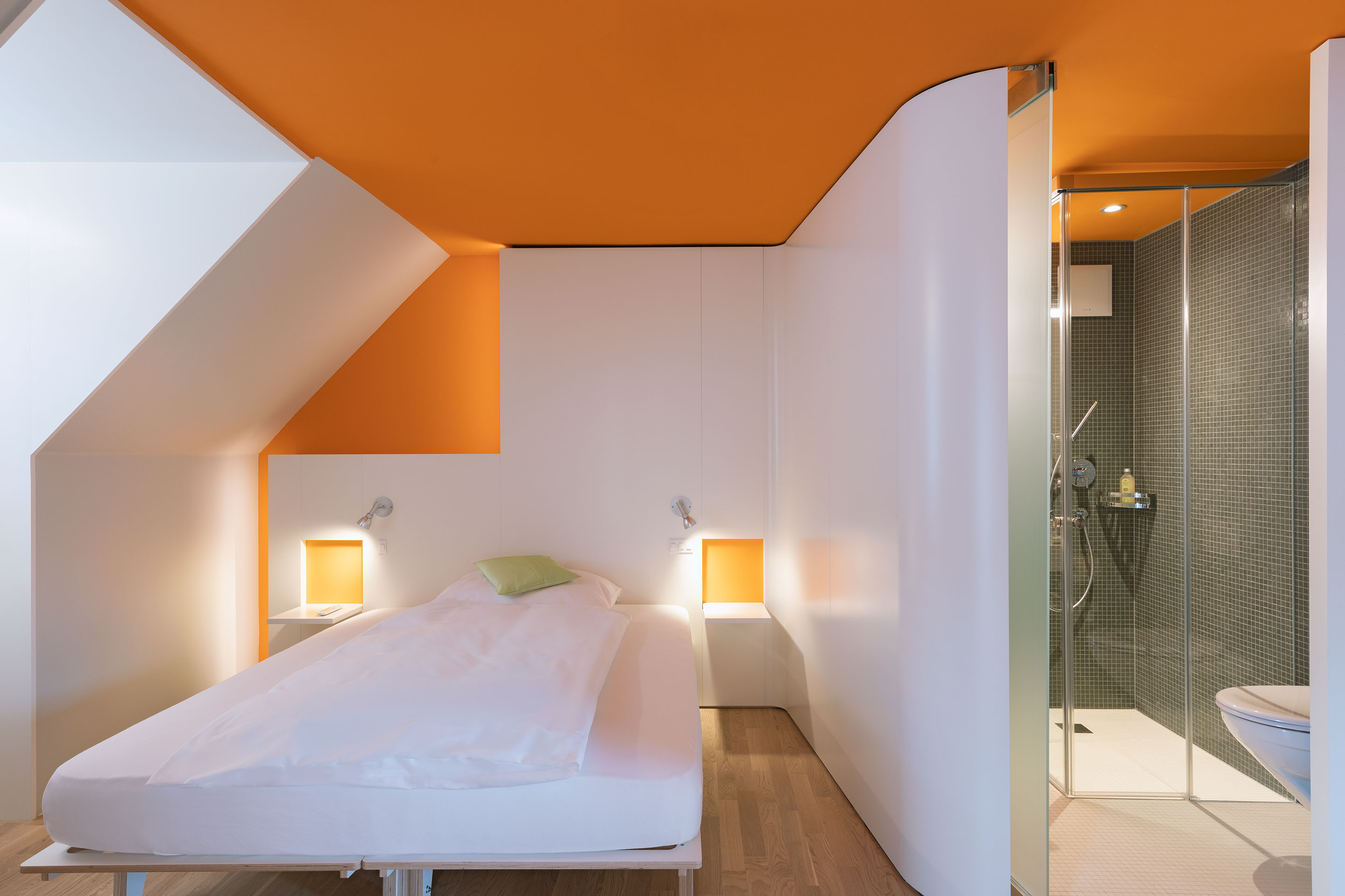 Grandlit Zimmer, Hotel Dom in St.Gallen